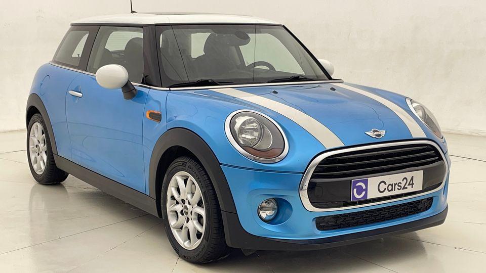 Mini Cooper Std 1.6L 2017 STD   AED 781/Month   0 DP   30 Day Return   Warranty   Service History