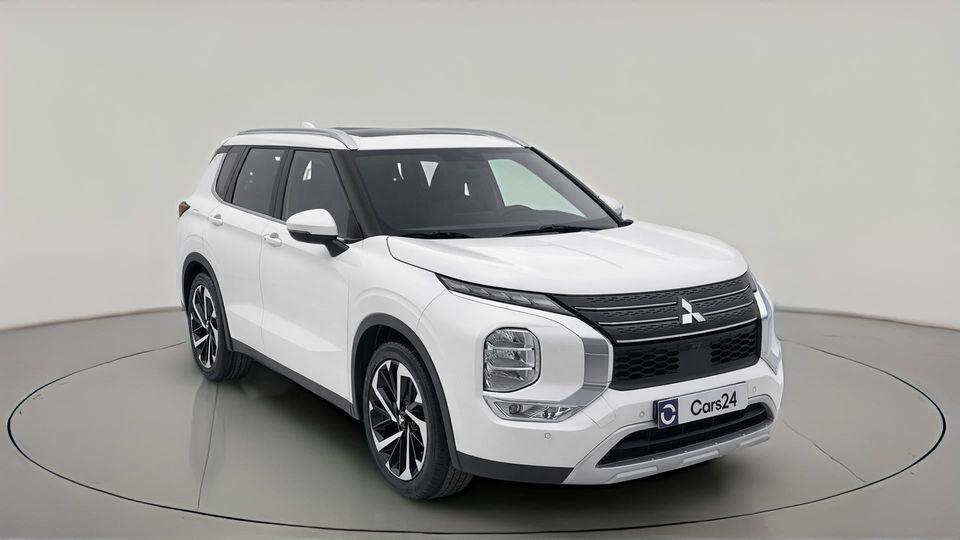 Mitsubishi Outlander 2023 HL FABRIC SEAT WITH SUNROOF   AED 1128/Month   0 DP   30 Day Return   Warranty   Service Histor