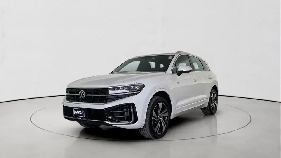 Volkswagen Touareg R-Line 3.0L 4WD R-Line   Guaranteed Warranty   0 Down Payment