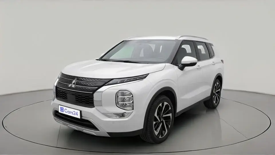 Mitsubishi Outlander 2024 GLX HIGHLINE SYNTHETIC LEATHER 4WD   AED 1269/Month   0 DP   30 Day Return   Warranty