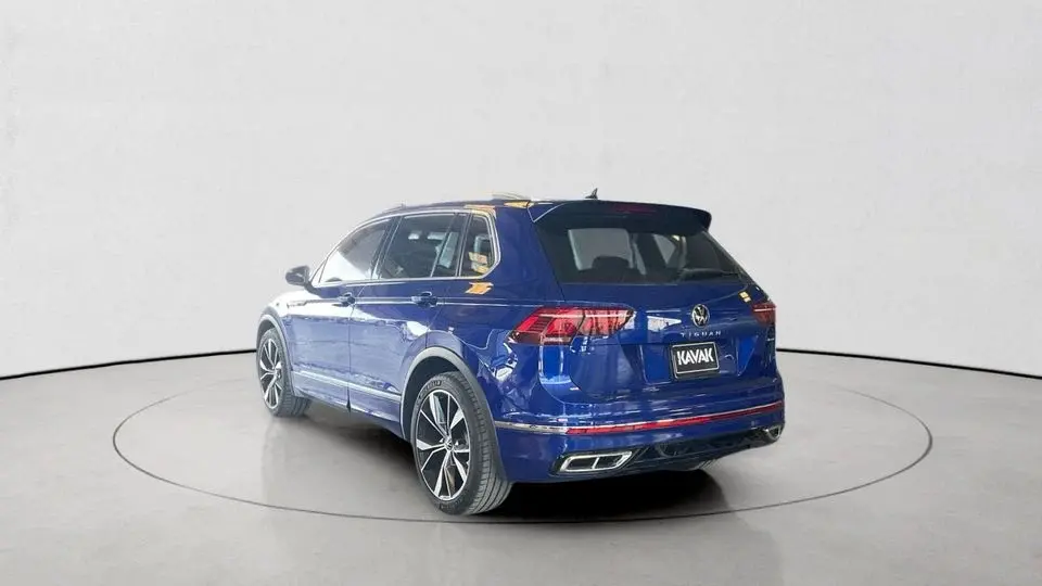 Volkswagen Tiguan 2.0 TSI 4WD DSG PREMIUM R-LINE   Guaranteed Warranty   0 Down Payment