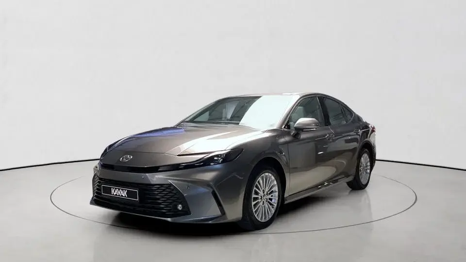 Toyota Camry XLE 2.5L XLE   Guaranteed Warranty   0 Down Payment