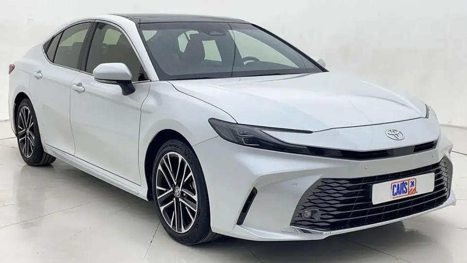 Toyota Camry GLE 2.5L (204 HP) 2025 GLE   AED 1664/Month   0 DP   30 Day Return   Warranty   Service History
