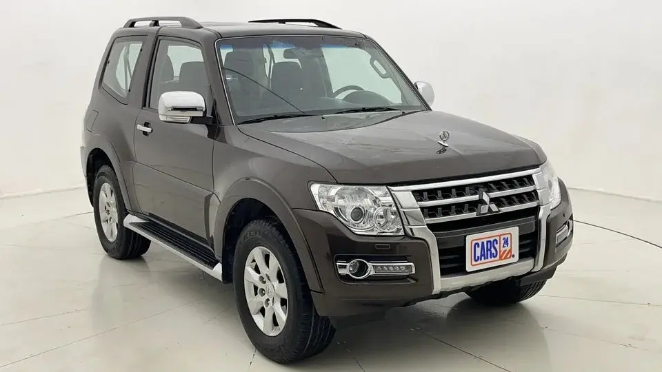 Mitsubishi Pajero 2017 GLS MIDLINE SWB   AED 1101/Month   0 DP   30 Day Return   Warranty   Service History