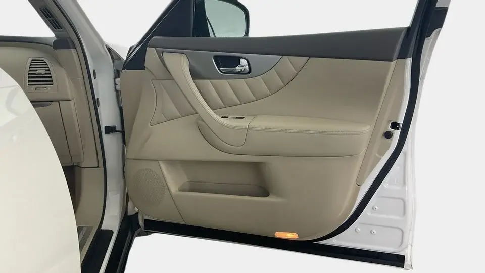 Infiniti QX70 3.7 LUXE SENSORY 4WD AUTO   Guaranteed Warranty   0 Down Payment