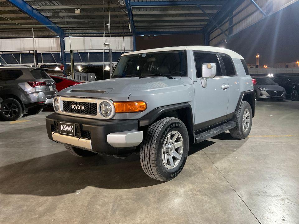 Toyota FJ Cruiser GXR 4.0L A/T GXR   Guaranteed Warranty   0 Down Payment