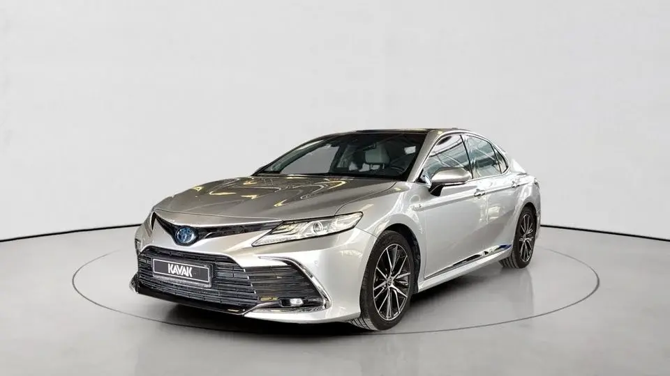 Toyota Camry 2.5 LIMITED HYBRID E-CVT   Guaranteed Warranty   0 Down Payment