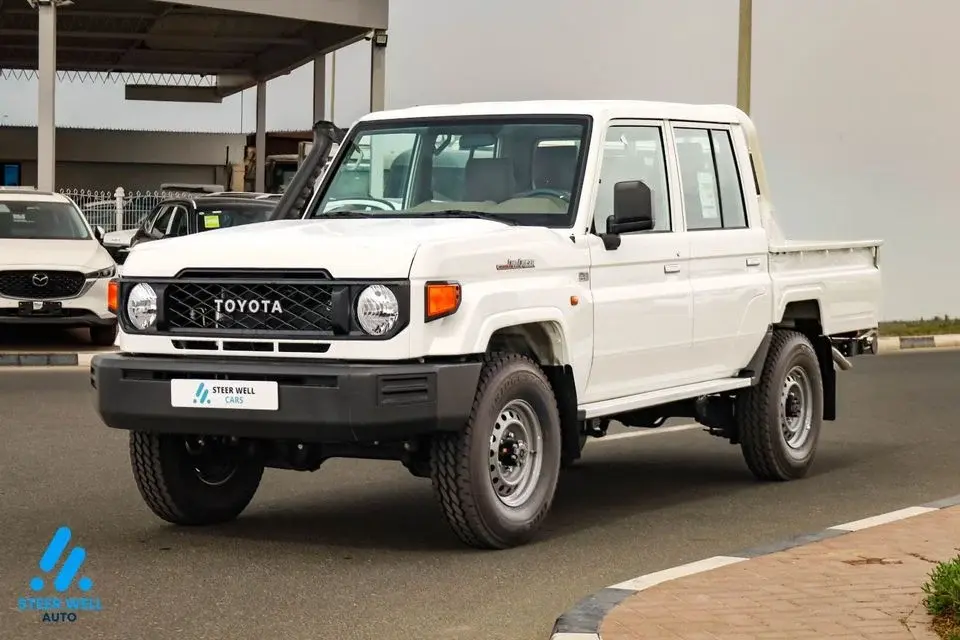 Toyota Land Cruiser Pick Up Double-Cab LC 79 2.8L Turbo DSL GCC Specs 4WD MT Heavy Duty Workhorse Export Ready