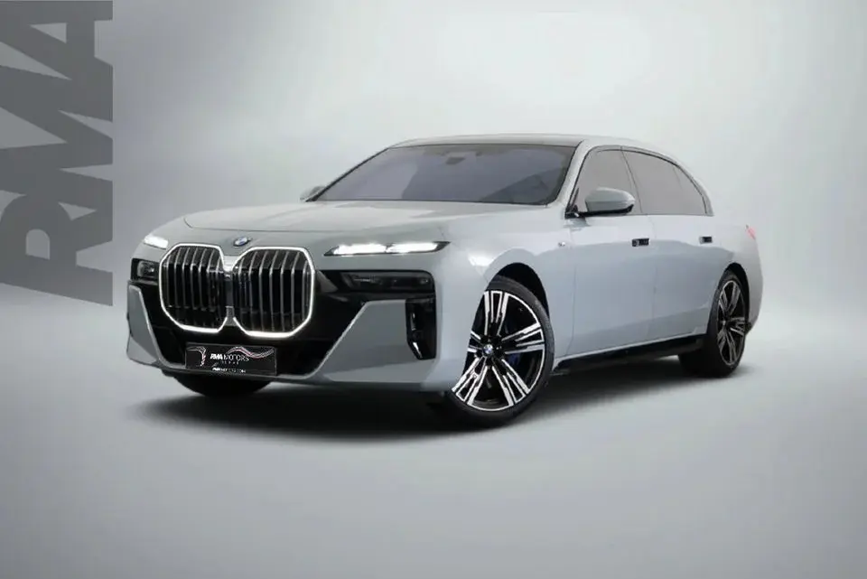 BMW 740i