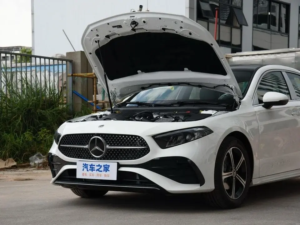 Mercedes-Benz A 200 L Toyota Frontlander/ 2025 / white / 0km