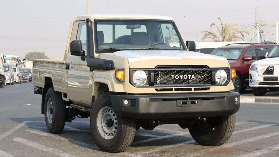 Toyota Land Cruiser Toyota Land Cruiser LC79 SC 4.0 AT 2025 basic GCC