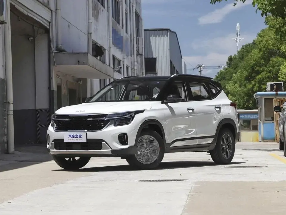 Kia Seltos Kia Seltos Premium 1.5L - White & Black Inside Black