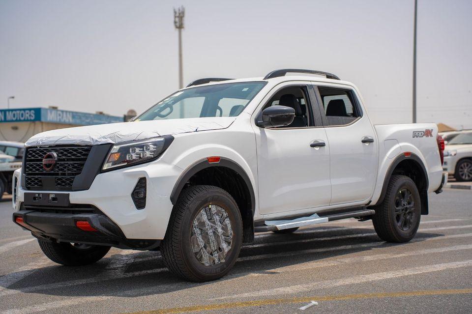 Nissan Navara PRO-4X Off-Road 2.5L Diesel 4WD A/T (Only For Export)