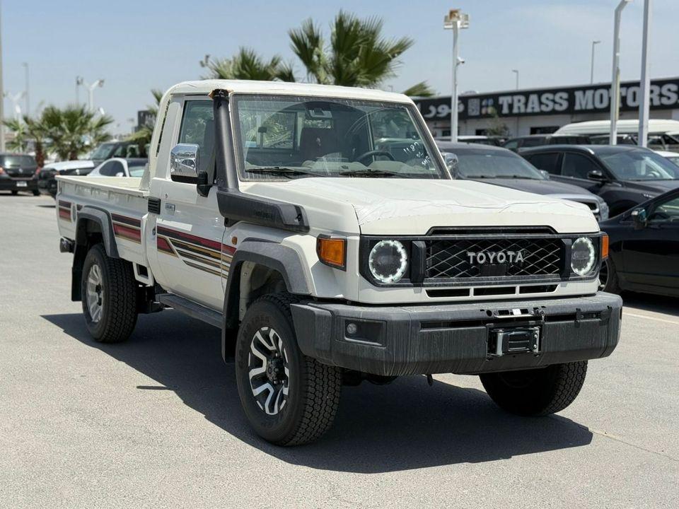Toyota Land Cruiser Pick Up TOYOTA LC79 PICKUP S/C , 2.8L Diesel A/T , FULL OPTION , MY25
