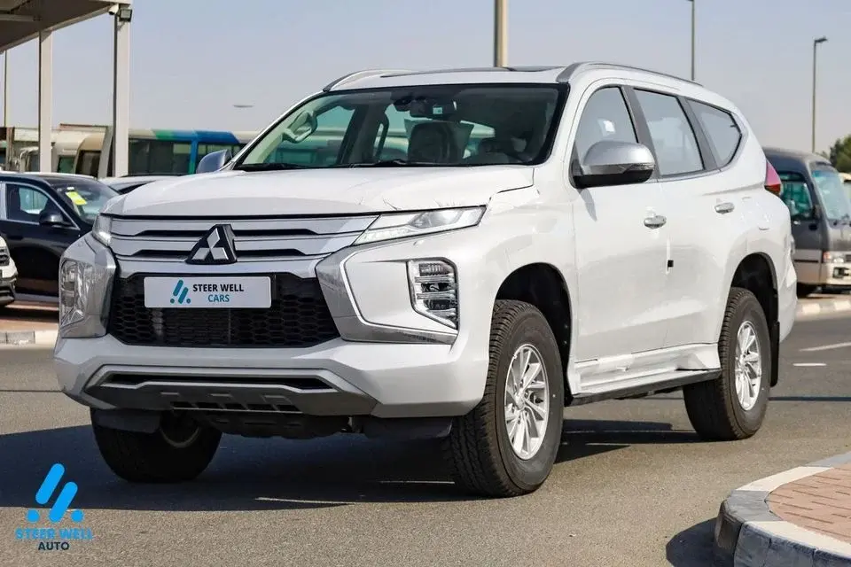 Mitsubishi Montero PAJERO SPORTS 2.5L Turbo Diesel 134 HP AT 4WD ABS & EBD Ad-Safety 2023