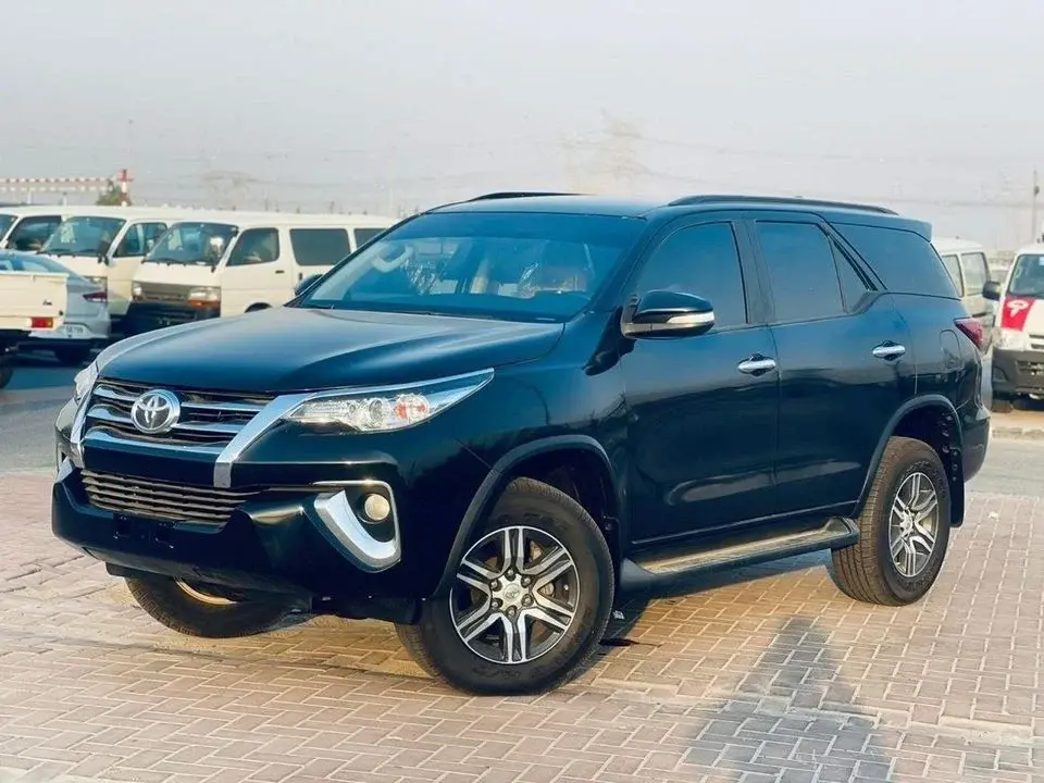 Toyota Fortuner EXR 2.7L (160 HP) Toyota fortuner V4 2017 2.7