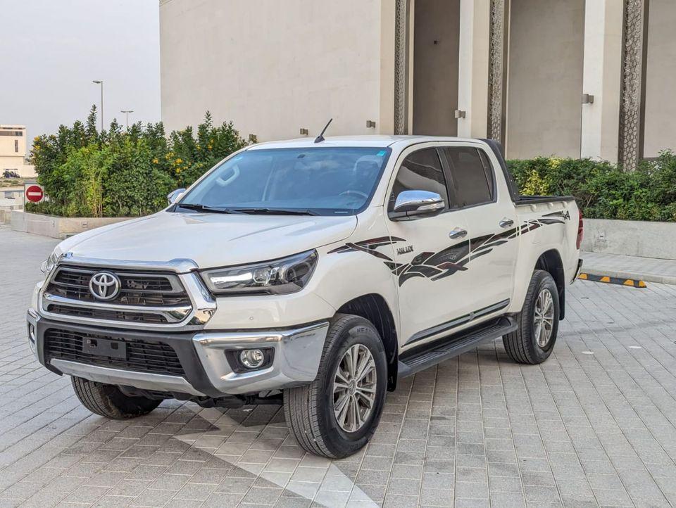Toyota Hilux Toyota Hilux pickup LHD 2021 white diesel engine 4-cylinder 2.4L Export only