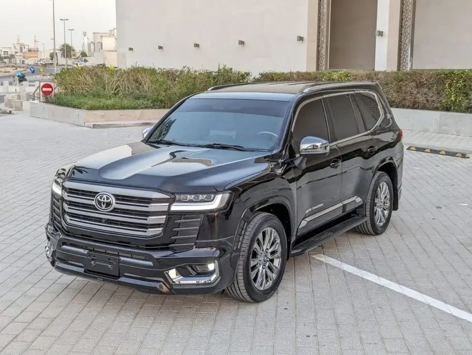 Toyota Land Cruiser Toyota Landcruiser 2016 LHD black exterior and red interior 7 seaters Export only