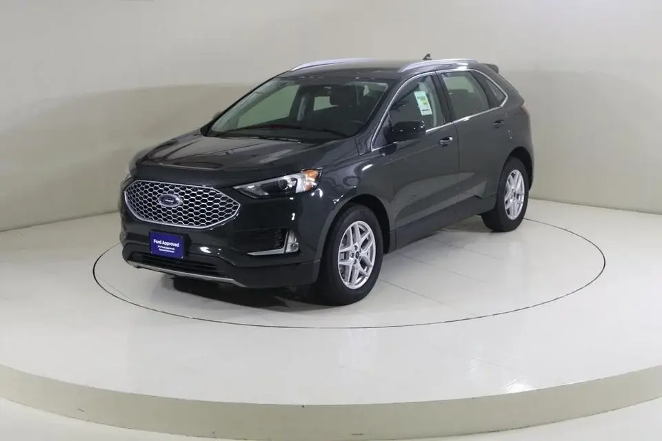 Ford Edge SEL123C FREE Insurance + Registration / AL TAYER MOTORS AL QOUZ SHOWROOM