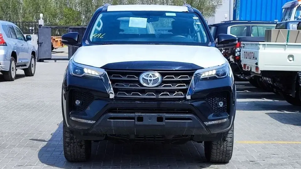 Toyota Fortuner Toyota Fortuner / 2.7L V4 Petrol / Climate Control / Only for Africa Special Price