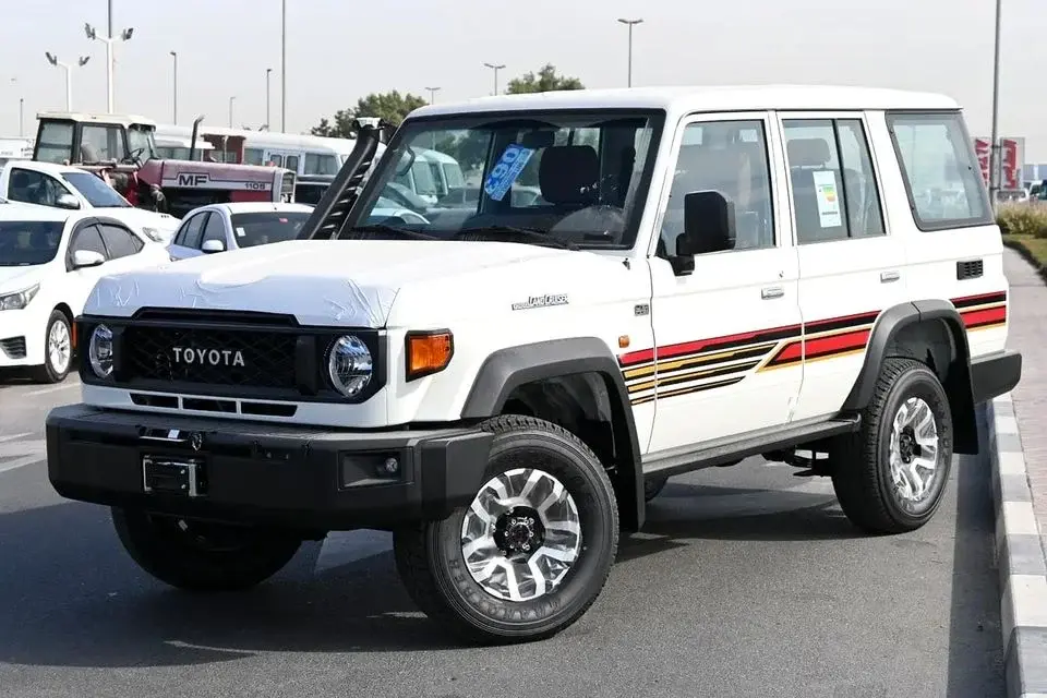 Toyota Land Cruiser 70 LC 76 AT 4.0 LXZ 2026
