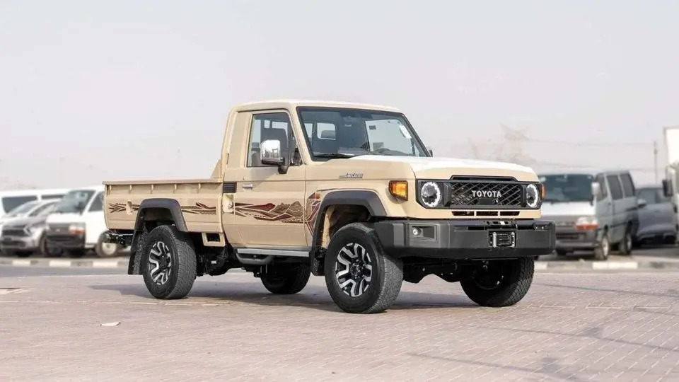 Toyota Land Cruiser Pick Up 2025 Toyota Land Cruiser LC 79 2.8L SC AT Diesel Full Option (Beige)