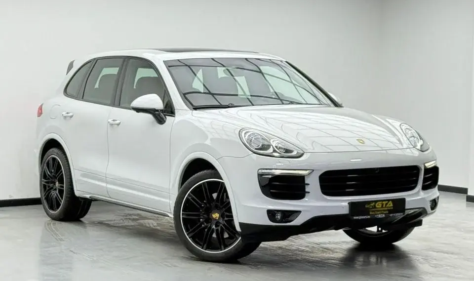 Porsche Cayenne Std 3.6L 2016 Porsche Cayenne S, Service History, Fully Loaded, Excellent Condition, GCC