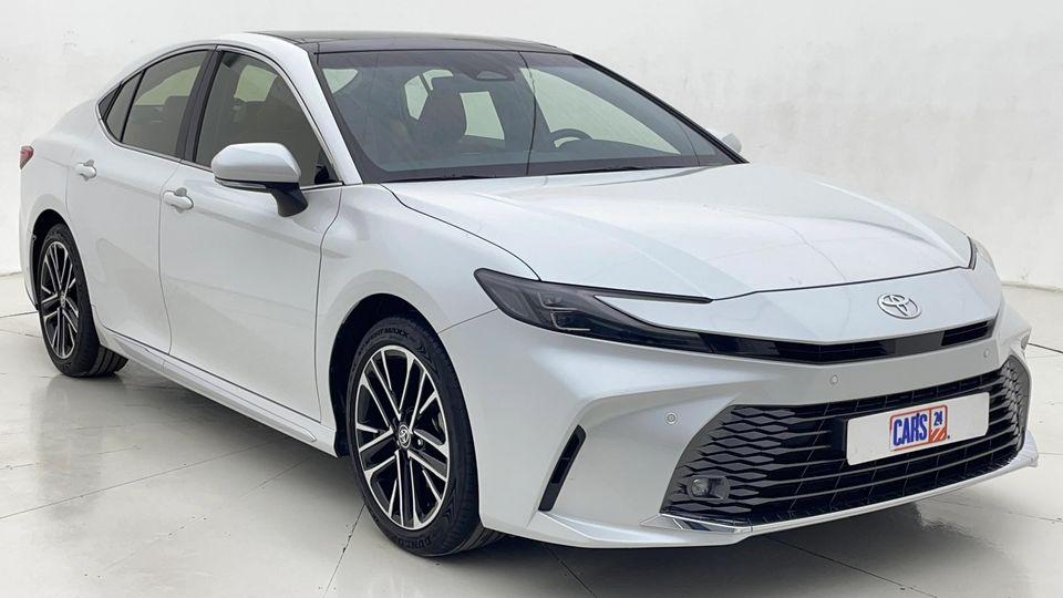 Toyota Camry GLE 2.5L (204 HP) 2025 GLE AED 1725/Month 0 DP 30 Day Return Warranty Service History
