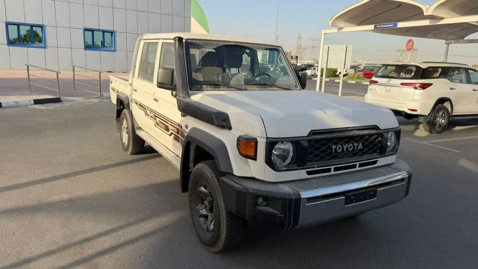 Toyota Land Cruiser Pick Up TOYOTA Land Cruiser LC79 DC 2.8 AT mid option 2026