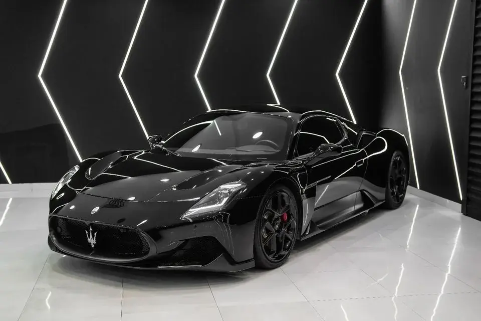 Maserati MC20 Std 3.0L Nettuno V6, Lift System, E-LSD, Very Low KM!!