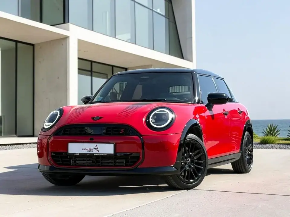 Mini Cooper S AED 2,160 P.M 0% DP MINI COOPER S BLACK EDITION AGENCY WARRANTY FULL SERVICE HISTORY