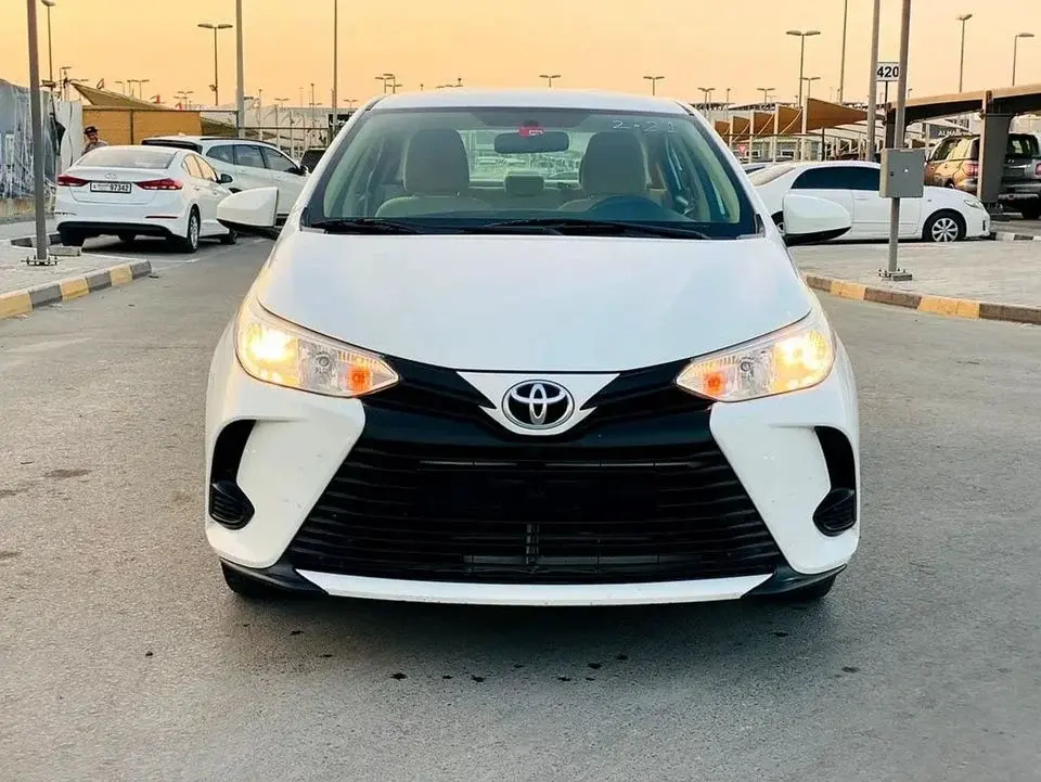Toyota Yaris Mid 1.3L Sedan تويوتا يارس خليجية – GCC —