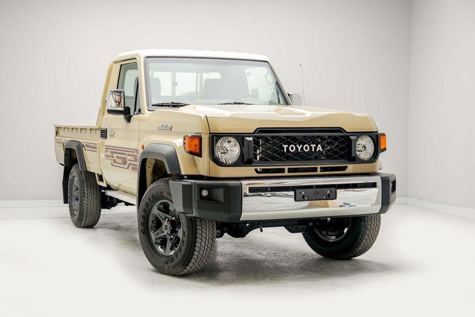 Toyota Land Cruiser Pick Up LC79 4.0L - Beige Inside Beige Export Only