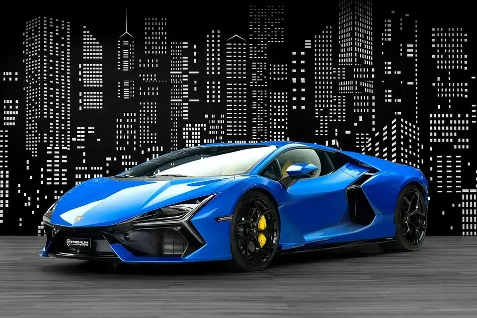 Lamborghini Revuelto LAMBORGHINI REVUELTO GCC SPECS DEALER WARRANTY + SERVICE CONTRACT STD