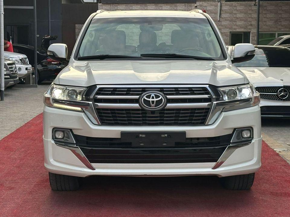 Toyota Land Cruiser VXR 4.6L 4WD