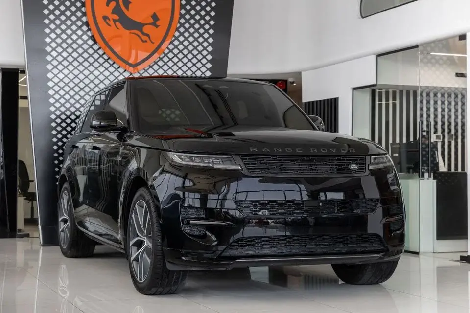 Land Rover Range Rover Sport Dynamic SE P400 3.0L Range Rover Sport P400 Dynamic SE GCC Specs Al-Tayer Warranty 2023