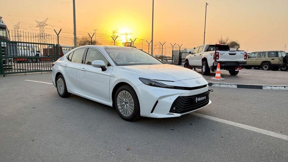 Toyota Camry Toyota Camry HEV LV Hybrid 2.5L (GCC) - 2025