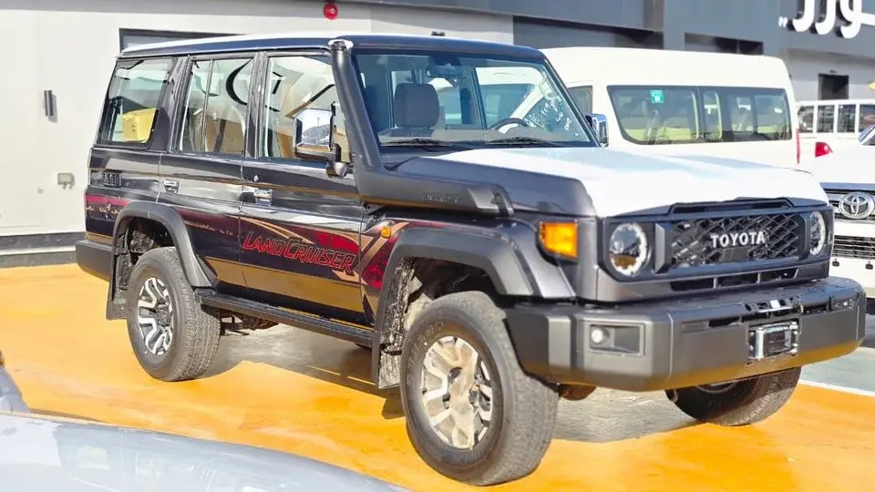 Toyota Land Cruiser 70 TOYOTA LC 76 2026 A/T 2.8 GREY COLOR