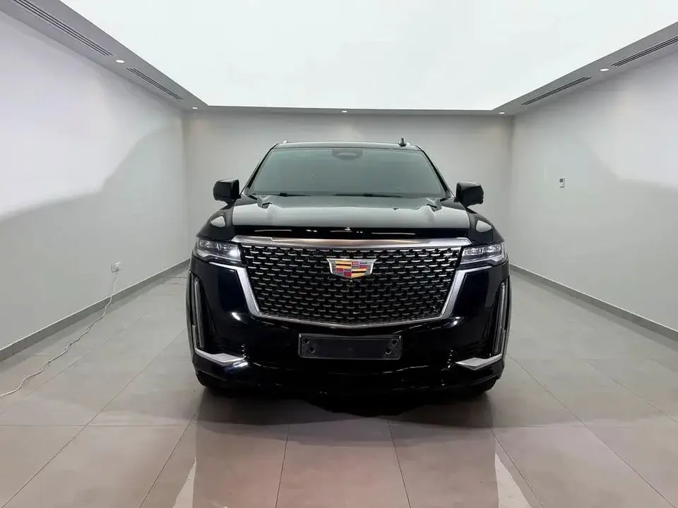 Cadillac Escalade Premium Luxury 6.2L 4WD Luxury GCC Specs - Excellent Condition