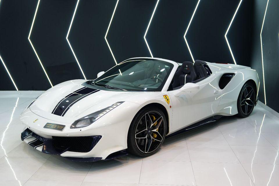 Ferrari 488 Pista Spider Atelier Ferrari, Apple CarPlay, JBL Audio, Special Exterior Carbon Pack, Al Tayer Warranty + Service