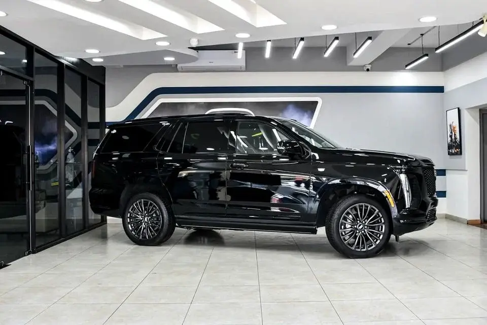 Cadillac Escalade Sport Platinum 6.2L 4WD Sport Platinum