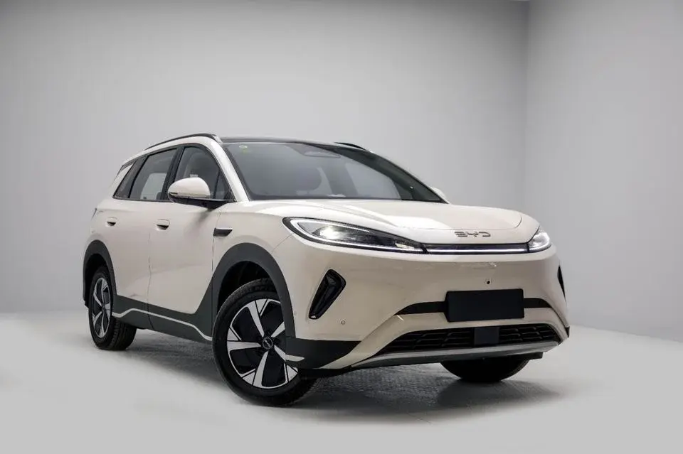 BYD Sealion 05 Intelligent Navigation - Warm Sun White Inside Black Export Only