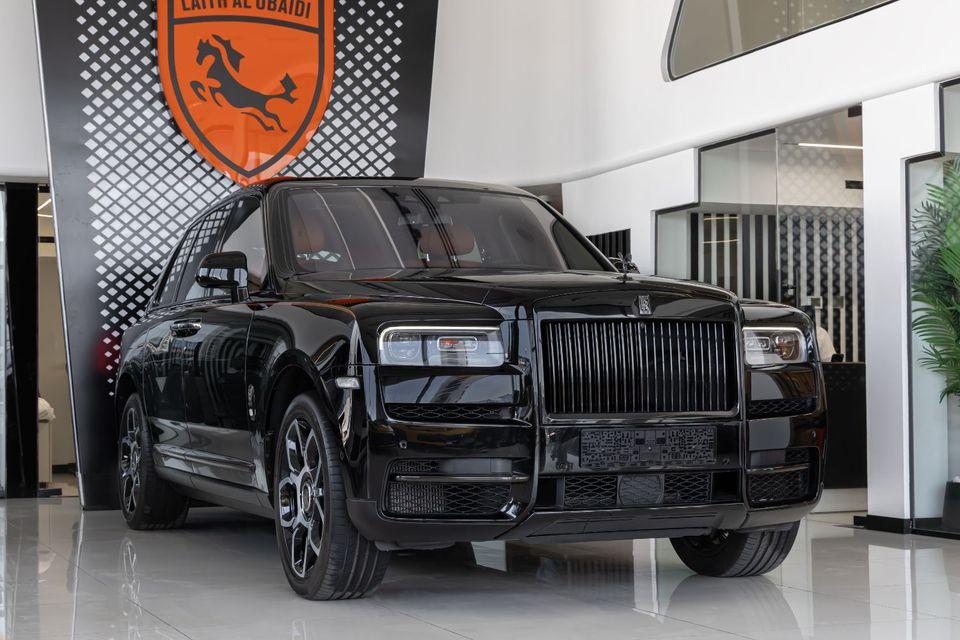 Rolls-Royce Cullinan Rolls-Royce Cullinan Black Badge GCC Specs Dealer Warranty & Service Contract (AGMC) 2022