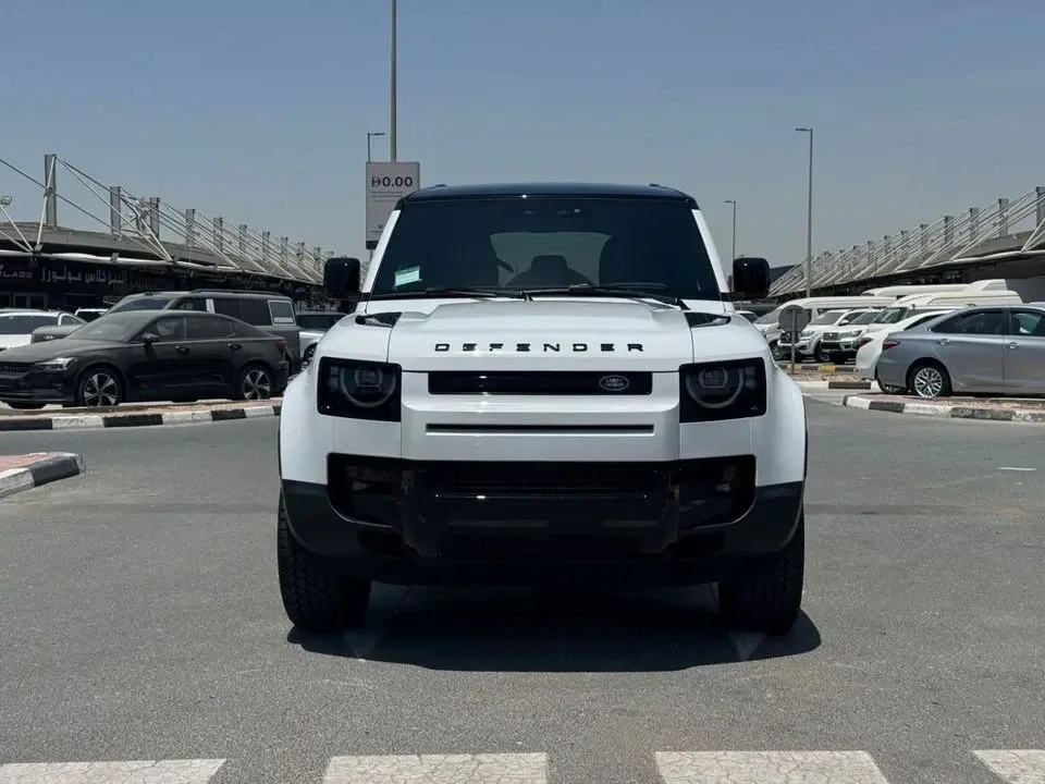 Land Rover Defender 2026 LAND ROVER DEFENDER P300