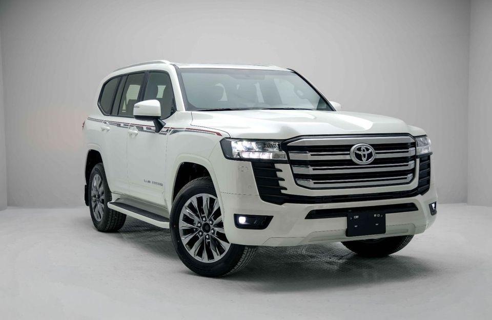 Toyota Land Cruiser GXR 4.0L - Pearl White Inside Black Export Only