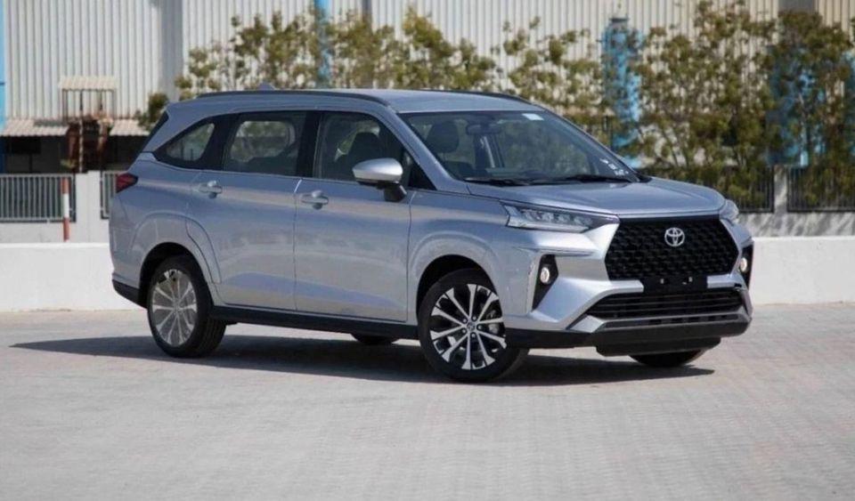 Toyota Veloz Toyota Veloz 2025 Toyota Veloz V 1.5 - Silver inside Black