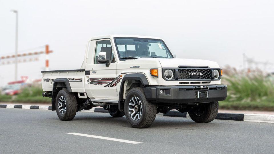 Toyota Land Cruiser Pick Up 2026 Toyota Land Cruiser LC79 4.0L AT Petrol Full Option (White-Brown)