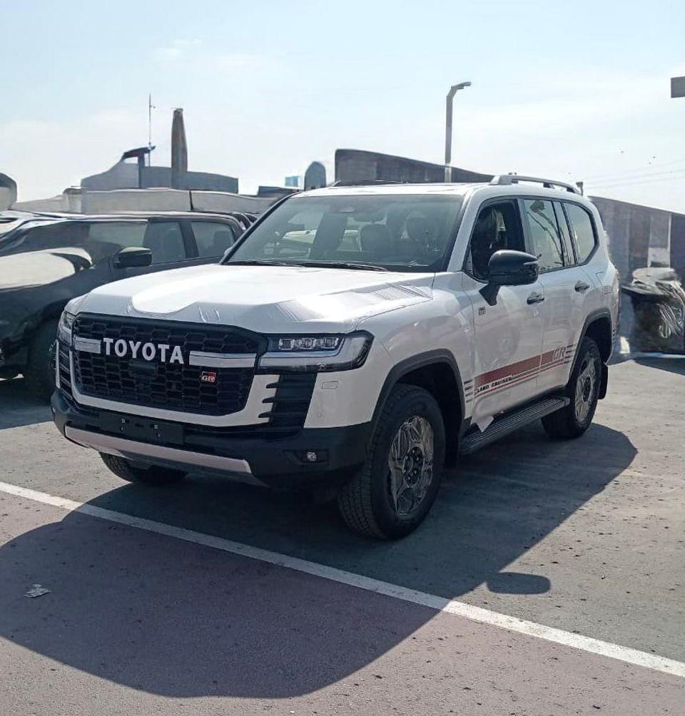 Toyota Land Cruiser Toyota Land Cruiser GR-Sport 3.5 petrol 2025 Full Option GCC