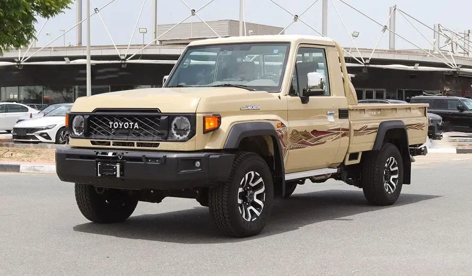 Toyota Land Cruiser Pick Up LC79, Single Cabin, 4.0L Petrol 4WD 6-Speed Automatic Brand New 2025 Model For Export