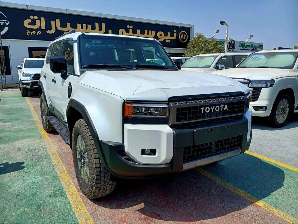 Toyota Prado TOYOTA PRADO DIESEL 2.8L MID OPTION 2025